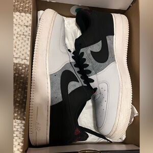 Nike Air Force 1 07 LV8 - Men’s 10.5/ women’s 12